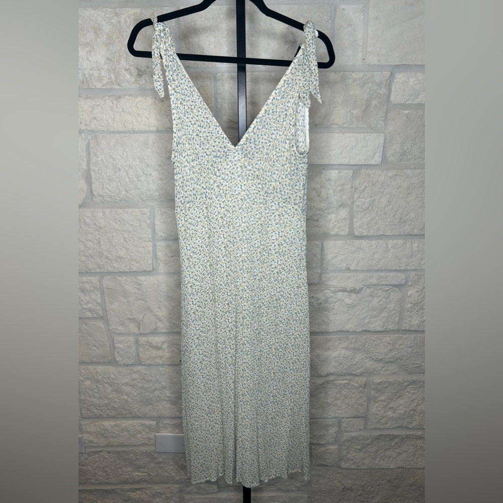 N/T Floral Sleeveless Dress Size Large Beautiful Romantic Ties at Shoulders